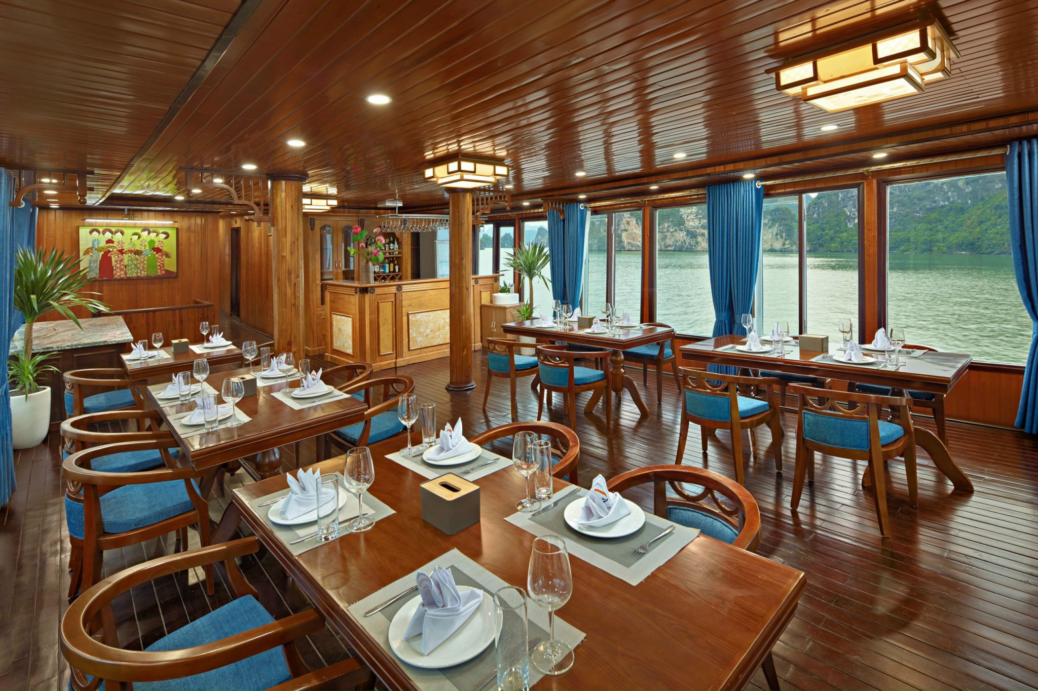 2D1N Tour | Experience Cozy Bay 3* Cruise With BBQ Party