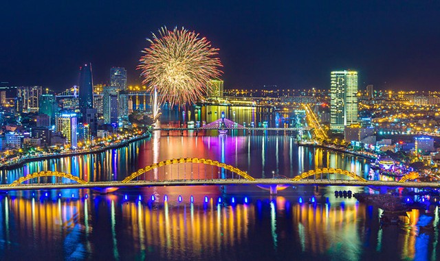 My Xuan Cruise Experience on Han River | Da Nang