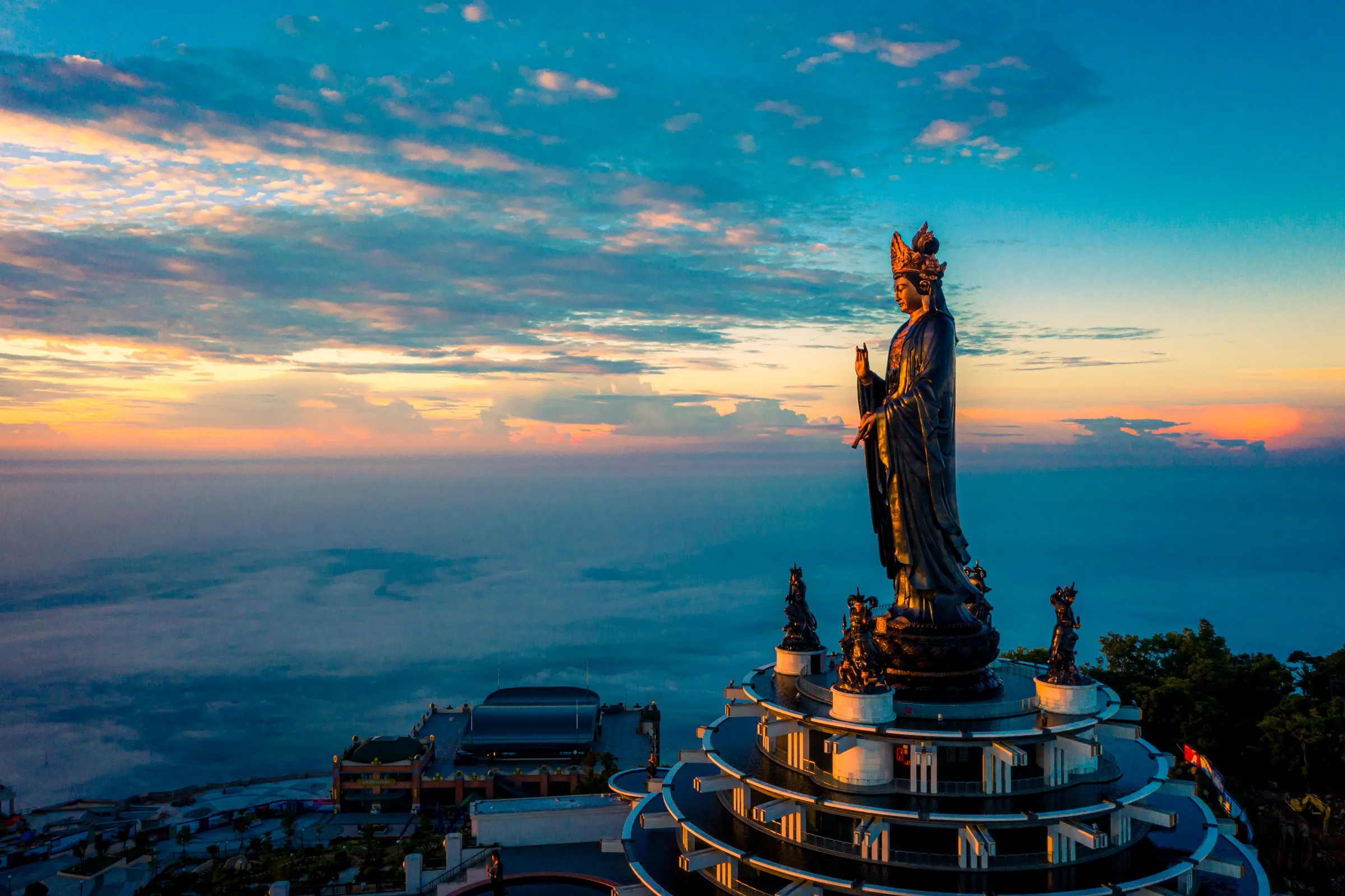 Tour trong ngày I Tham quan Núi Bà Đen - Địa Đạo Củ Chi I Khởi hành từ Thành phố Hồ Chí Minh