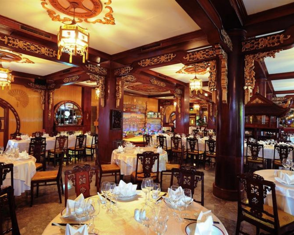 Culinary Experience at Royal Court Restaurant (Royal Park) | Hue
