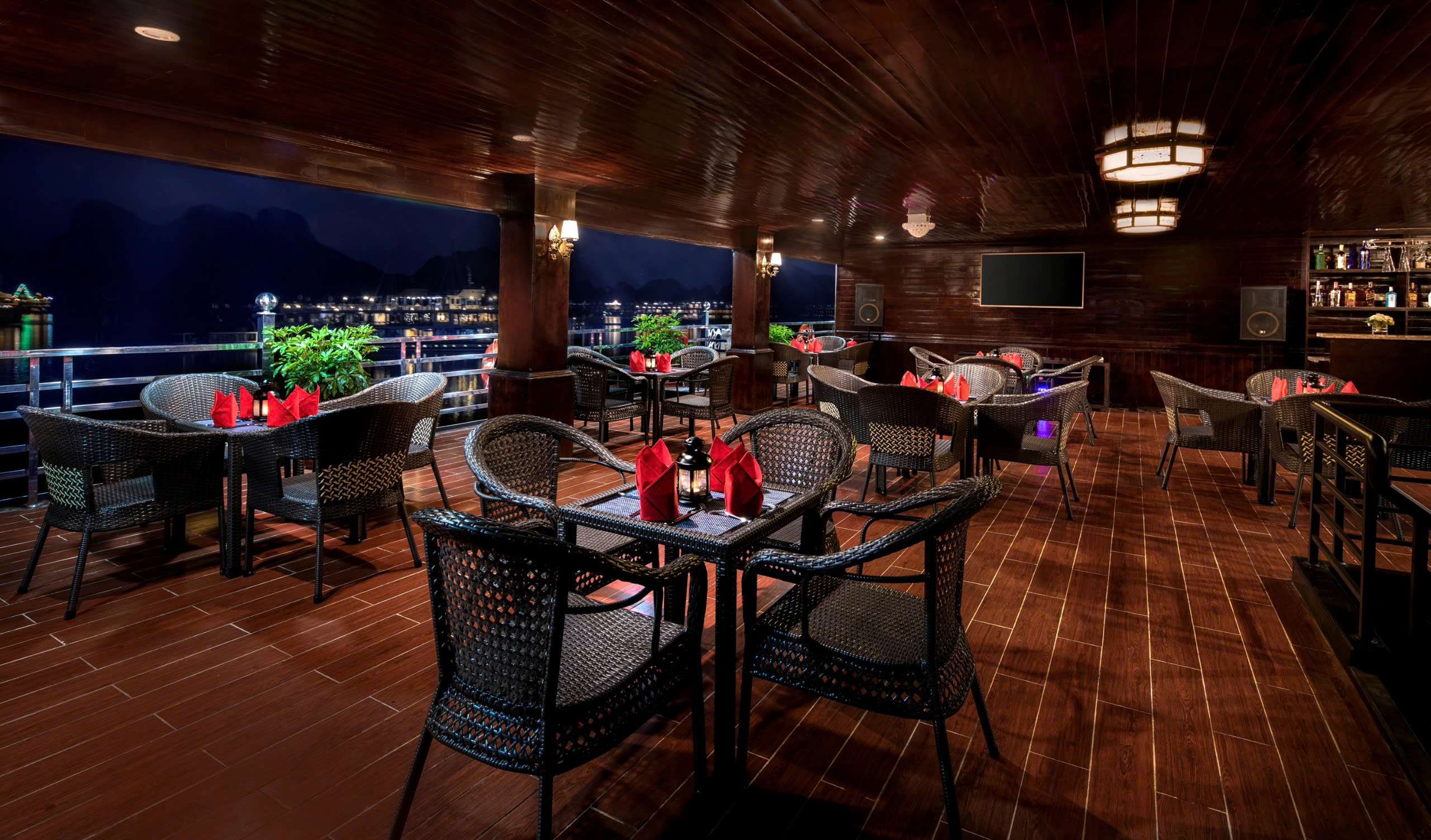2D1N Tour | Relaxing at Ha Long Bay with La Pandora Cruise Lan Ha Bay | Ha Long