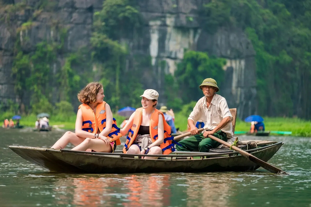 Day Tour | Visit the Ancient Capital of Hoa Lu - Tam Coc/Trang An - Mua Cave | Ninh Binh