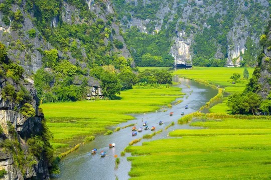 Day Tour | Visit the Ancient Capital of Hoa Lu - Tam Coc/Trang An - Mua Cave | Ninh Binh