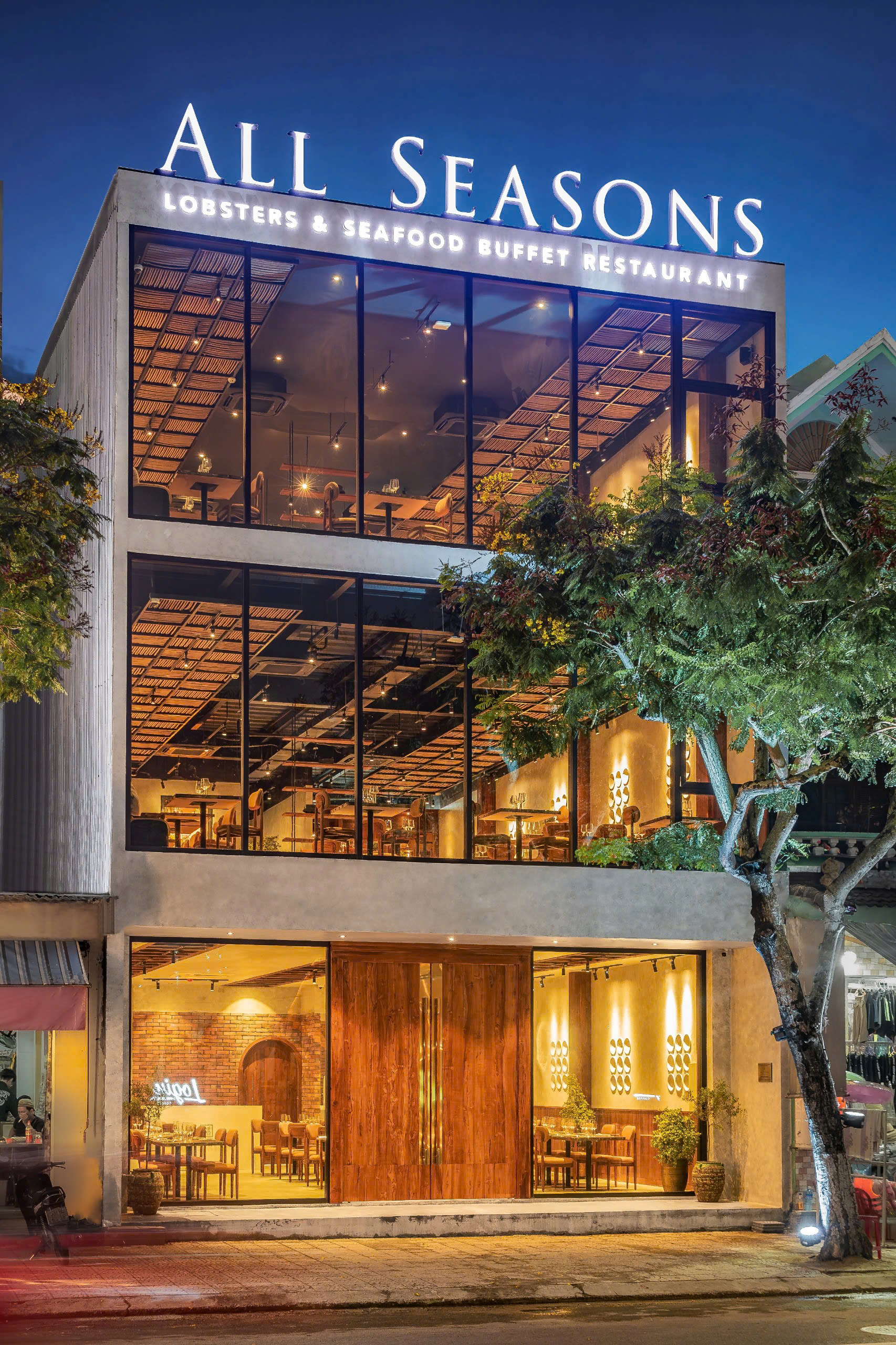 Lobster and Seafood Buffet at All Seasons Restaurant | Da Nang