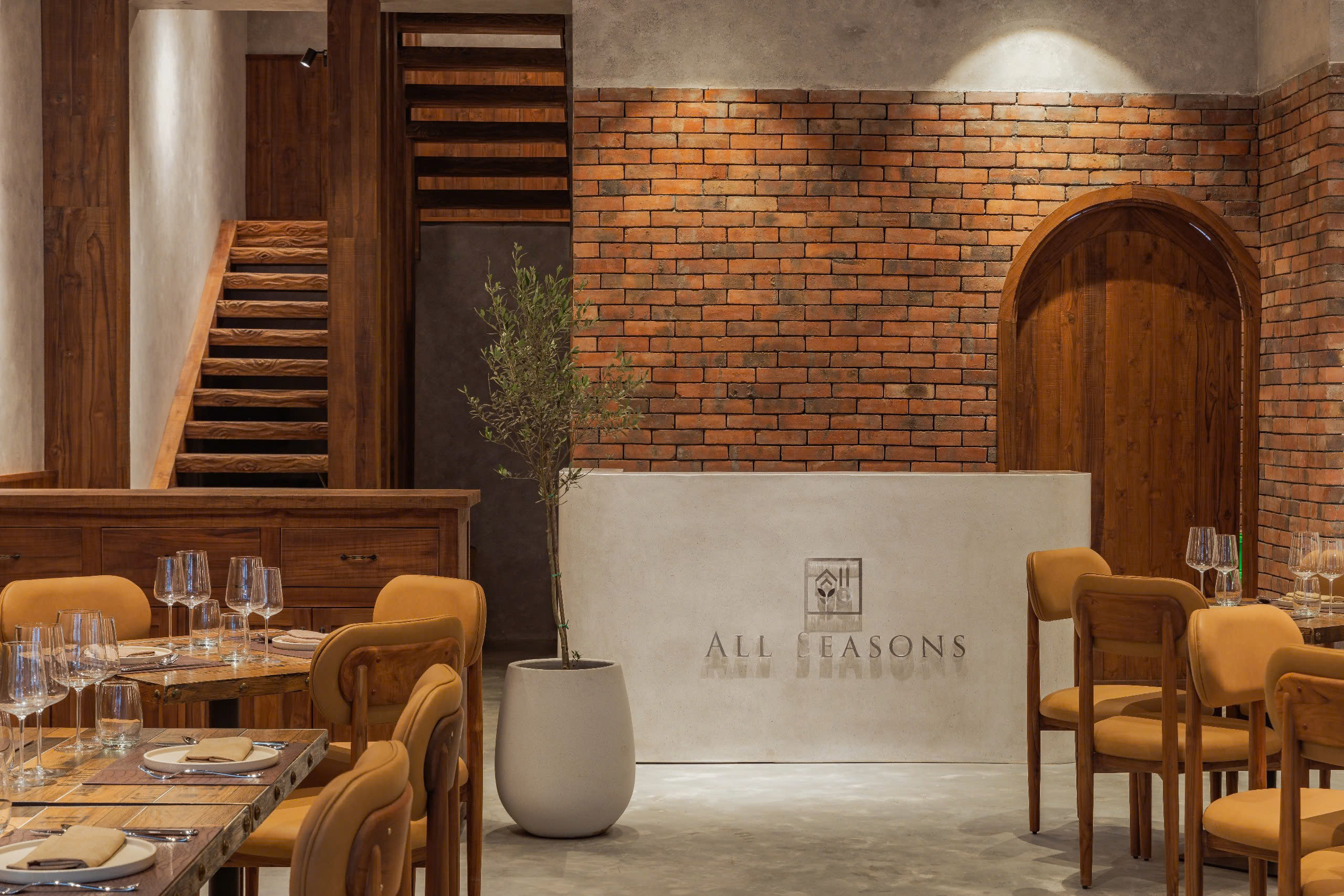 Lobster and Seafood Buffet at All Seasons Restaurant | Da Nang