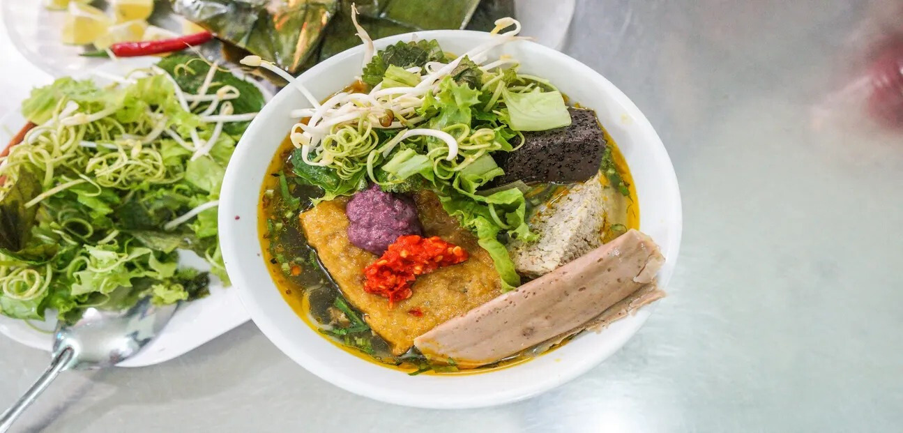 Day Tour | Da Nang Food Tour by Motorbike with Ao Dai Riders