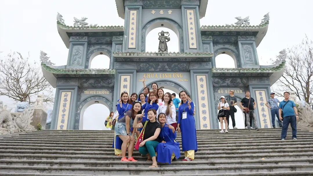 Day Tour | Da Nang Food Tour by Motorbike with Ao Dai Riders
