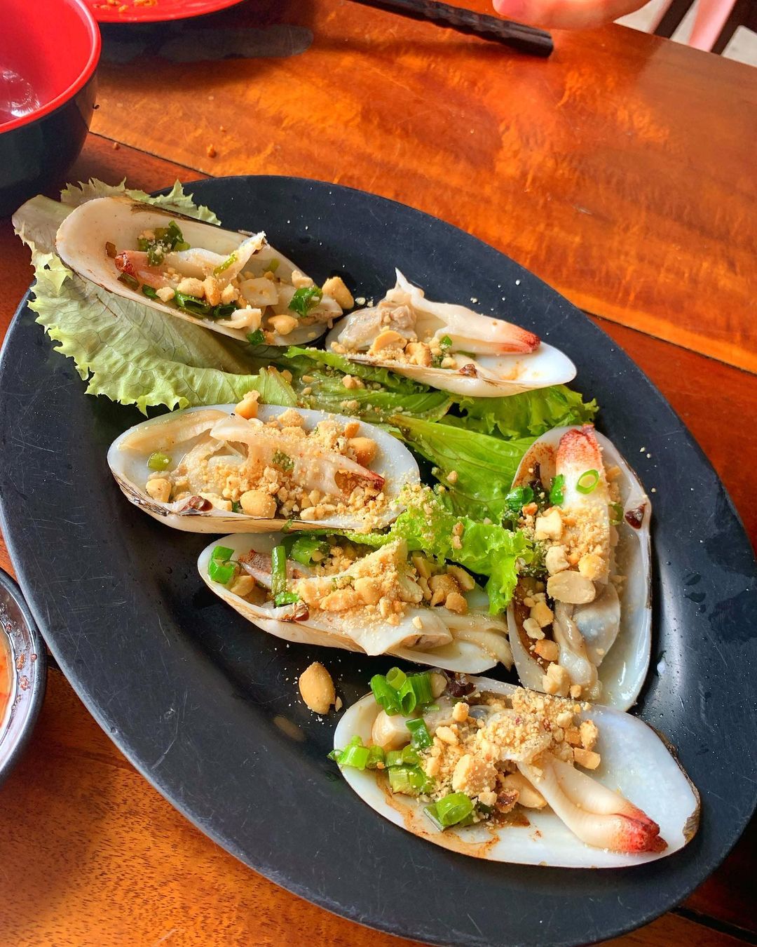 Day Tour | Seafood Dinner and Night Market Experience in Da Nang