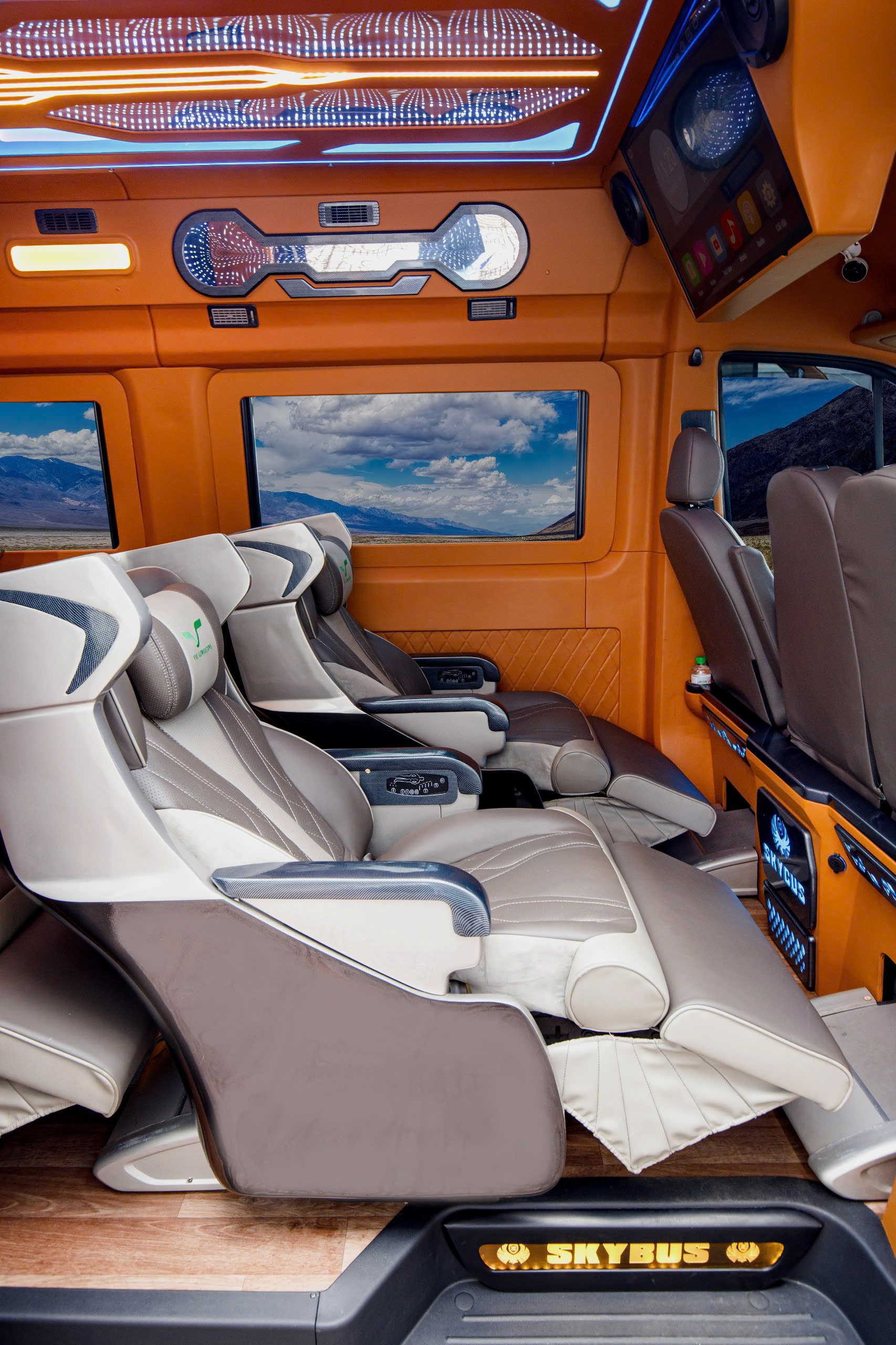 Shuttle Service | Limousine from Ho Chi Minh City to Vung Tau (and vice versa)