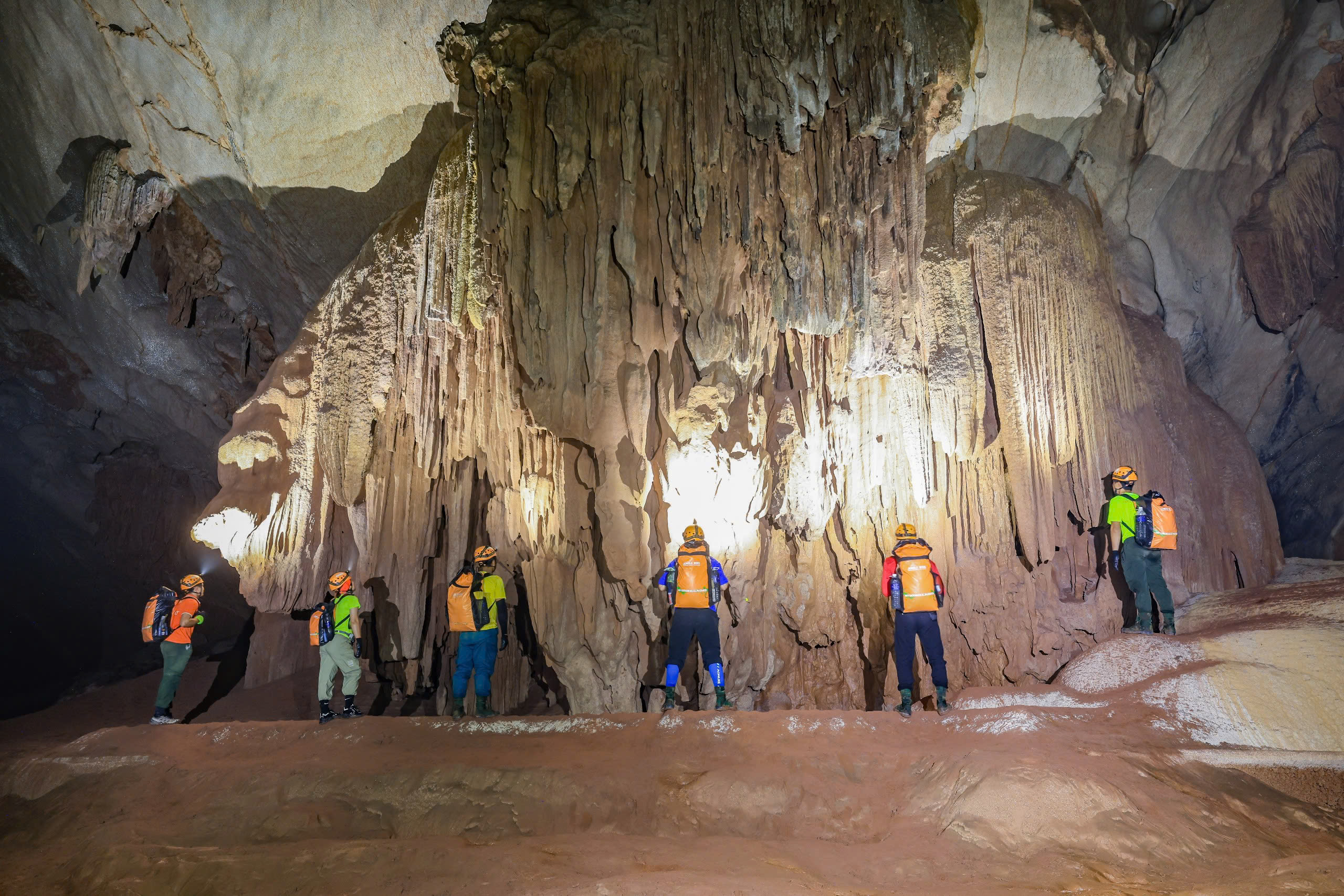 2D1N Tour | Explore the Pygmy Cave in Phong Nha - Ke Bang's Primeval Forest | Quang Binh