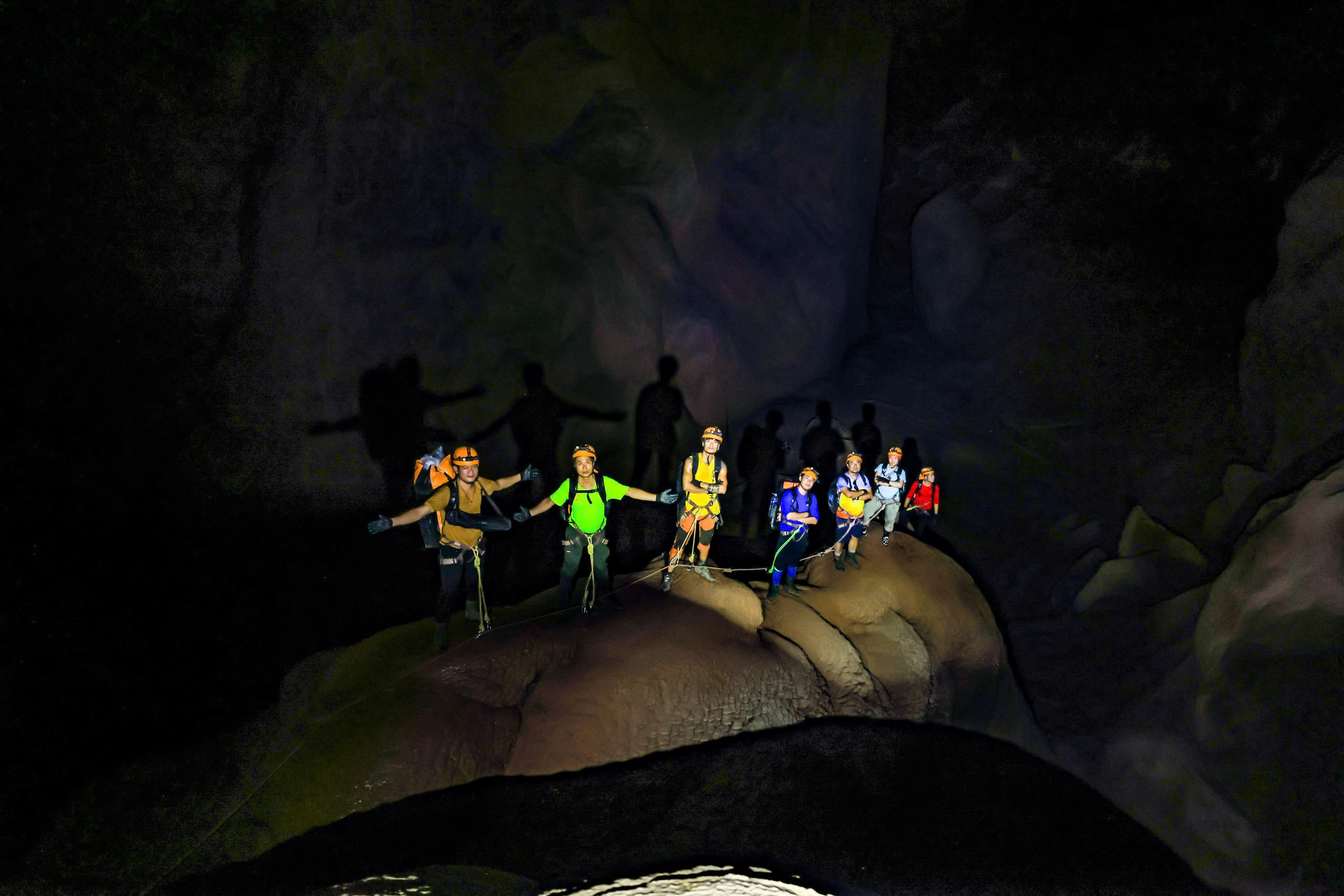 2D1N Tour | Explore the Pygmy Cave in Phong Nha - Ke Bang's Primeval Forest | Quang Binh