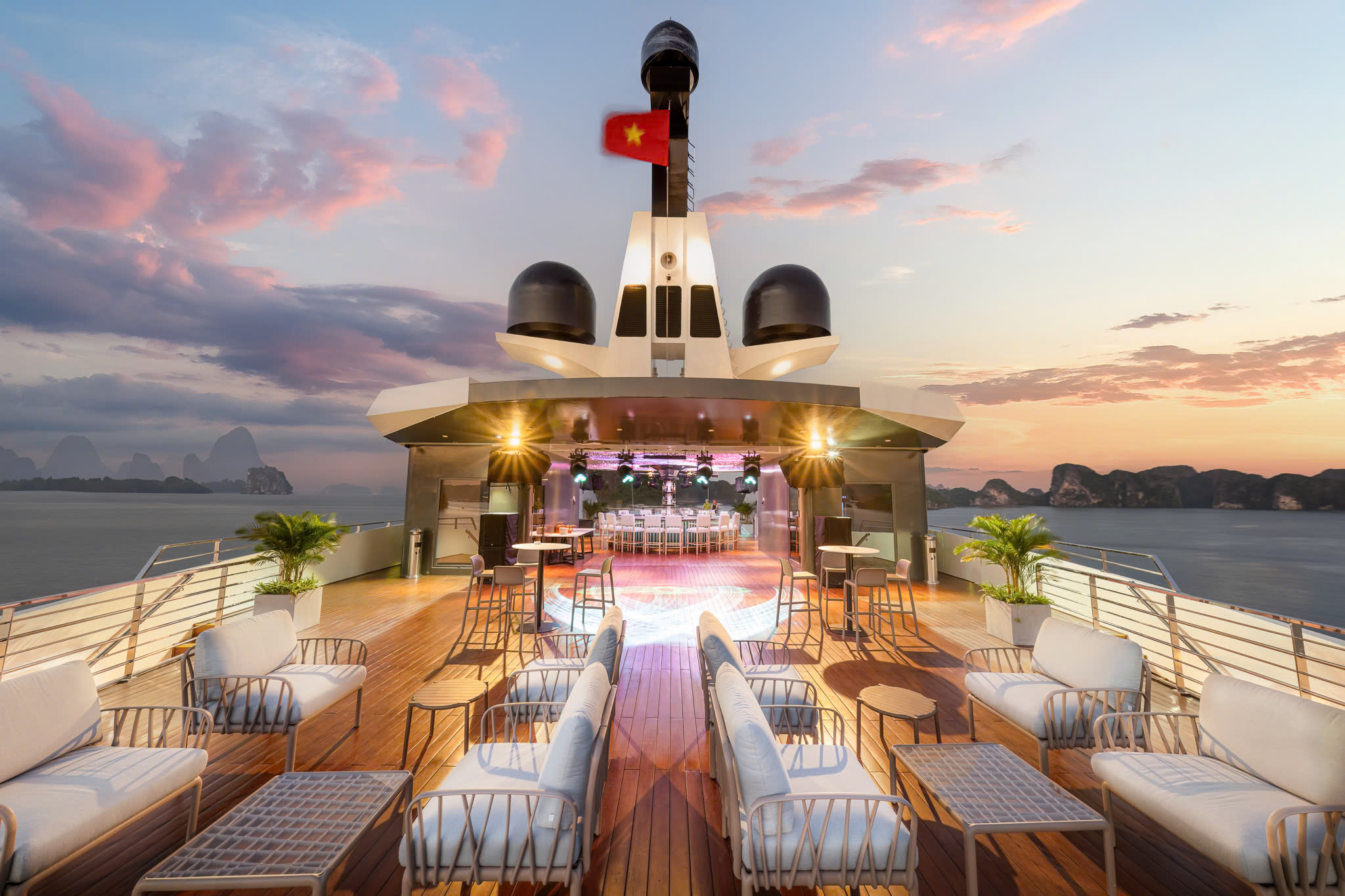 2D1N Tour | Experience Luxury Retreat at Ha Long Bay with Luxury Grand Pioneers Cruise | Ha Long