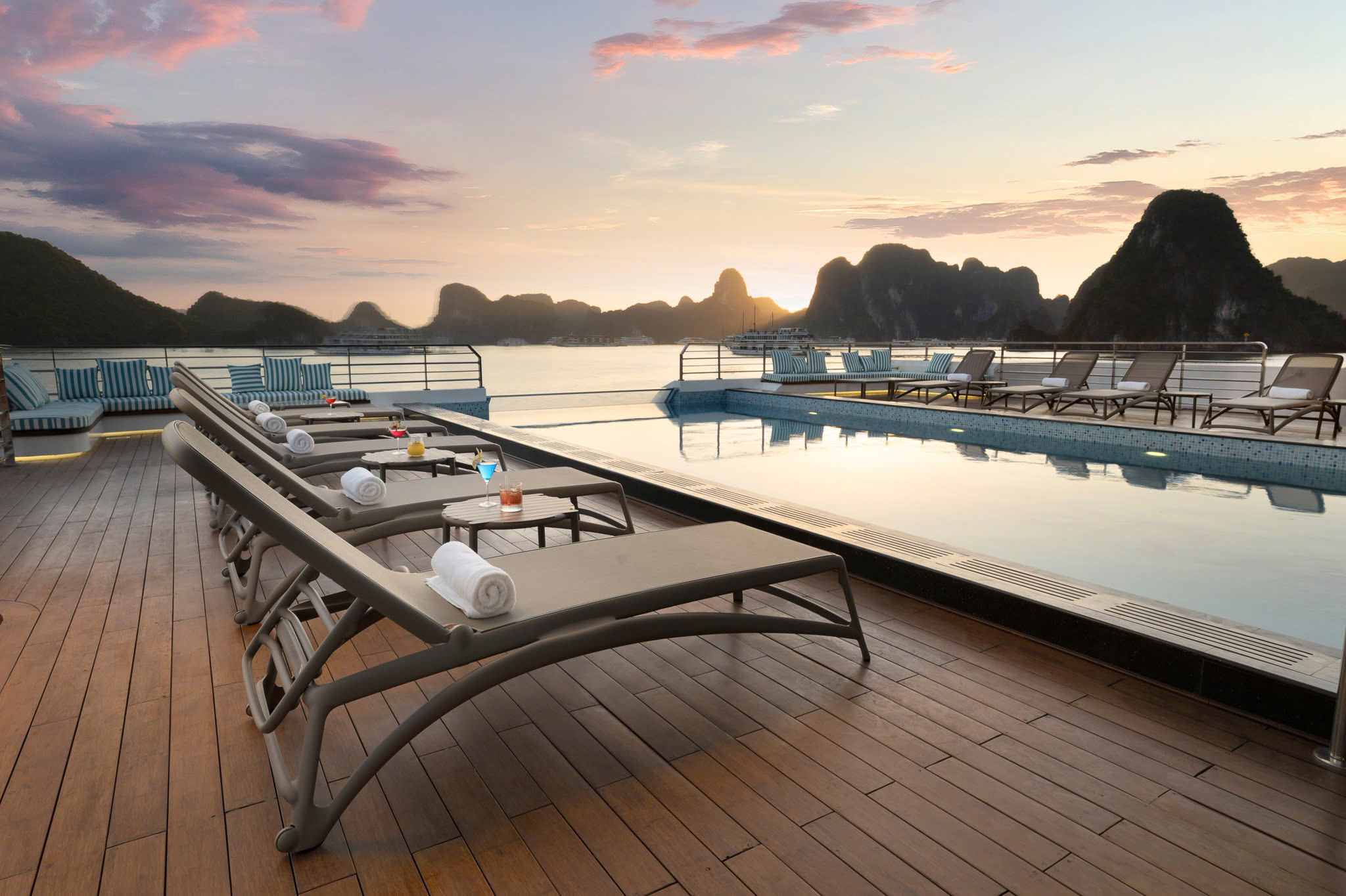 2D1N Tour | Experience Luxury Retreat at Ha Long Bay with Luxury Grand Pioneers Cruise | Ha Long