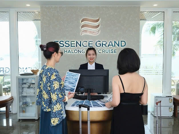 2D1N Tour | Experience Luxury Retreat at Ha Long Bay with Luxury Grand Pioneers Cruise | Ha Long