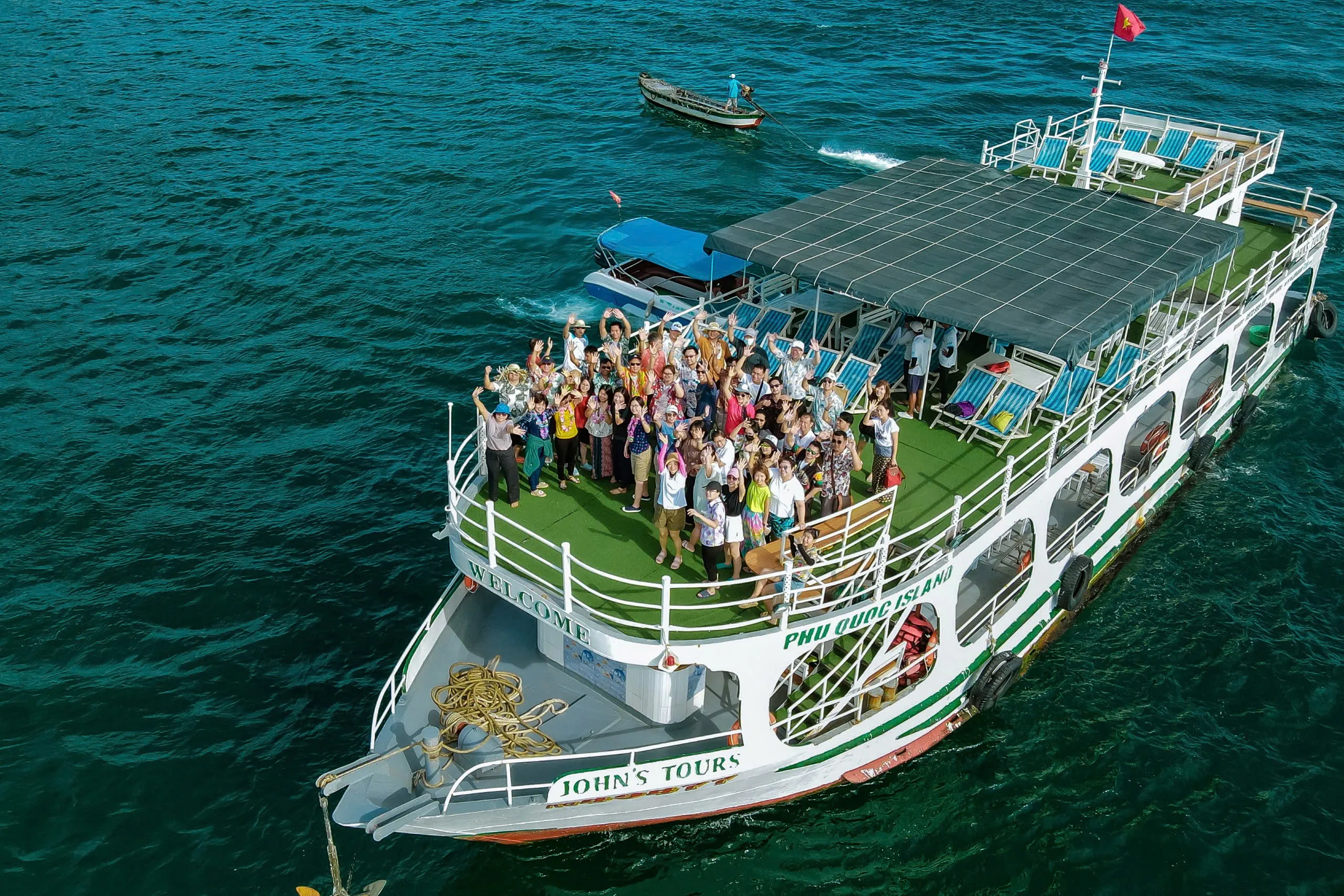 Day Tour I Coral Fishing Experience at South Island I Phu Quoc