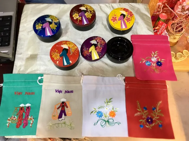 Exquisite lacquer powder box