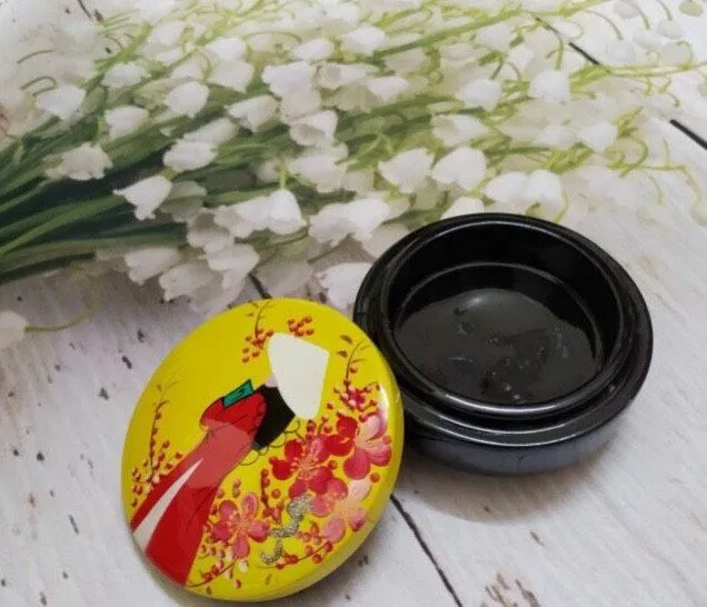 Exquisite lacquer powder box