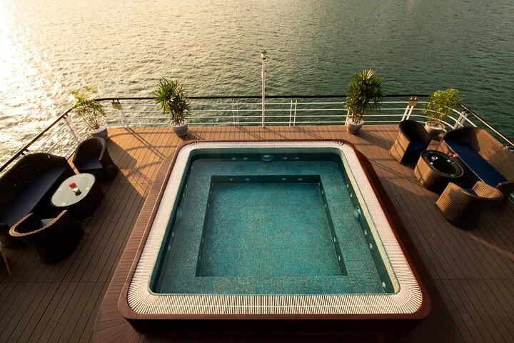 2D1N Tour | Relaxing Getaway in Halong Bay and Lan Ha Bay with the La Casta Regal 5-Star Cruise | Ha Long