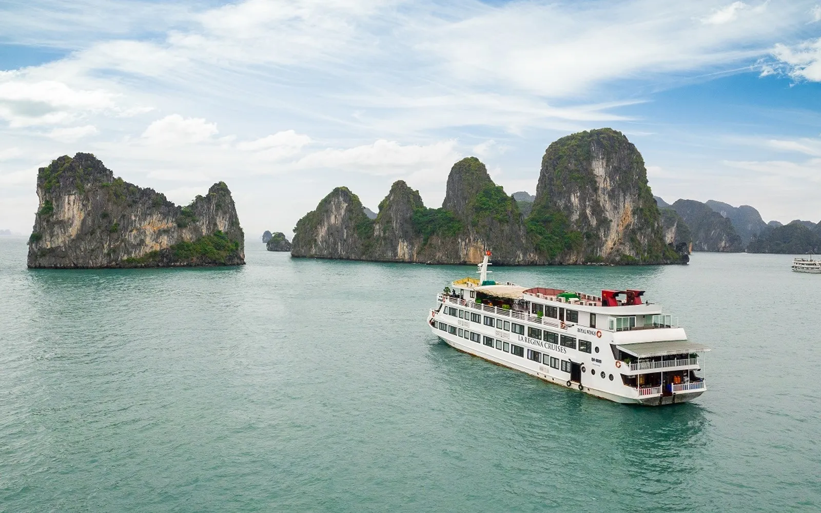 2D1N Tour | Discover Halong Bay and Lan Ha Bay in 2 Days and 1 Night aboard the La Regina Royal Cruise | Ha Long
