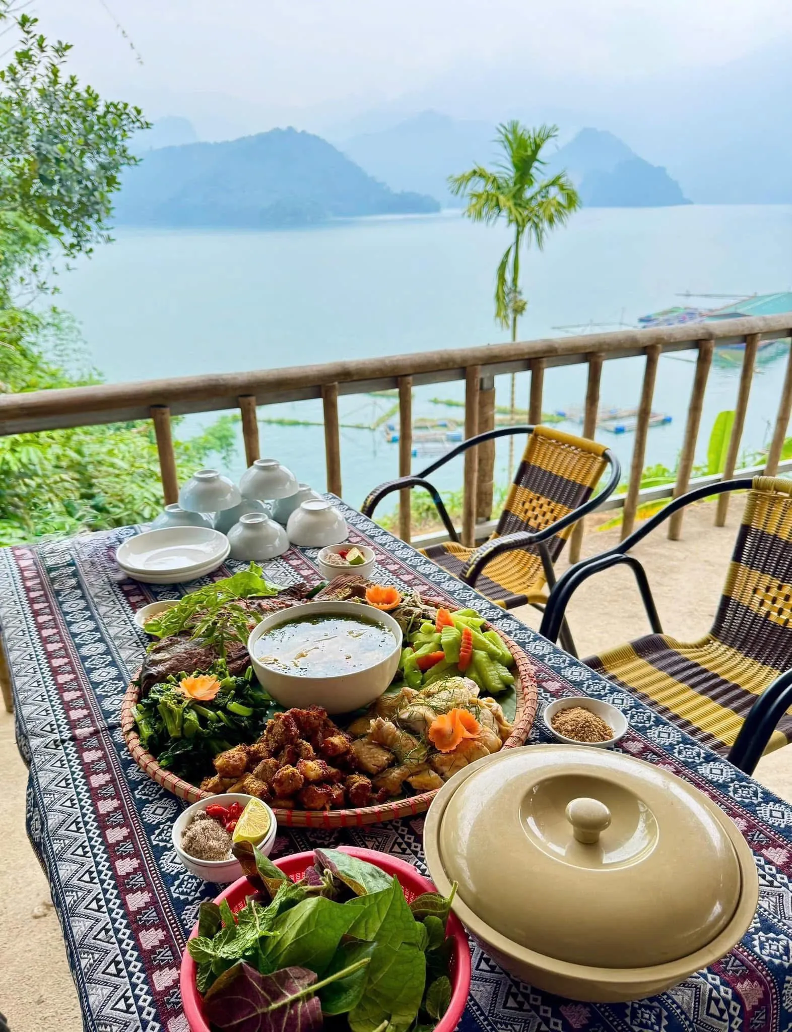 Tour 2N1Đ | Khám phá thiên nhiên hùng vĩ tại Mai Châu - Suối khoáng nóng Mỏ Ấm - Hồ Hoà Bình khởi hành từ Hà Nội | Mai Châu