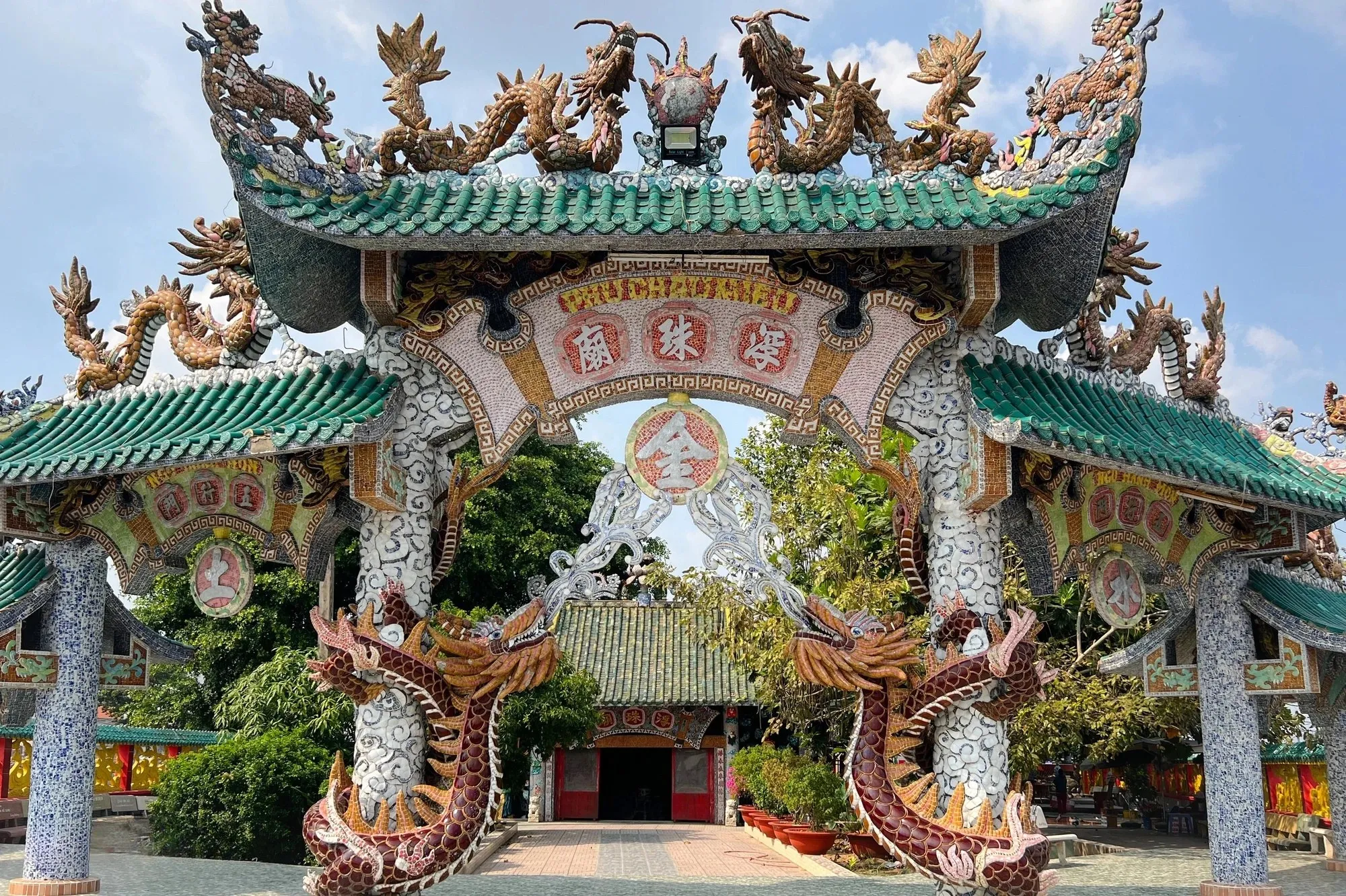 Day Tour | Speedboat Tour to Admire the Floating Dragon Temple | Departs from Ho Chi Minh City