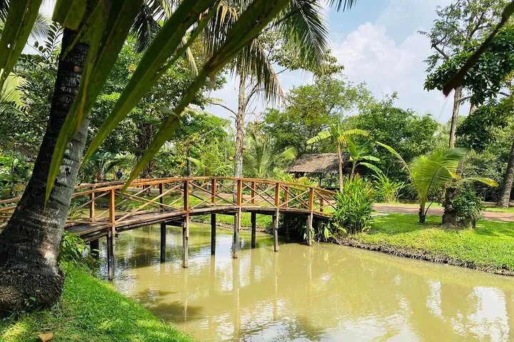 Day Tour | Speedboat Tour to Admire the Floating Dragon Temple | Departs from Ho Chi Minh City