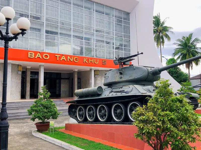 Tour trong ngày | Khám phá các địa danh nổi tiếng tại Thành phố Hồ Chí Minh