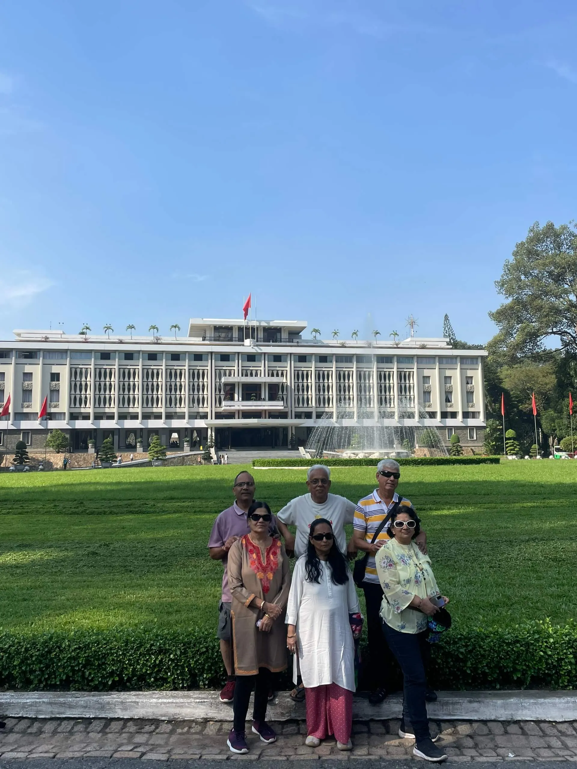 Tour trong ngày | Khám phá các địa danh nổi tiếng tại Thành phố Hồ Chí Minh
