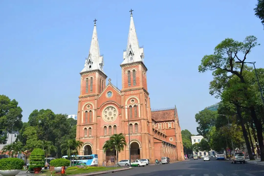Tour trong ngày | Khám phá các địa danh nổi tiếng tại Thành phố Hồ Chí Minh