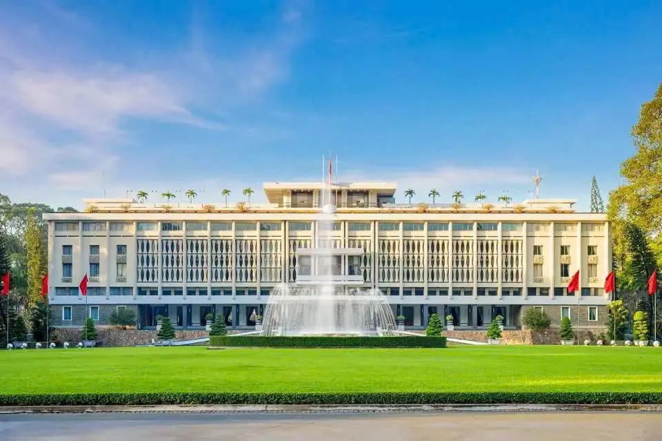 Tour trong ngày | Khám phá các địa danh nổi tiếng tại Thành phố Hồ Chí Minh