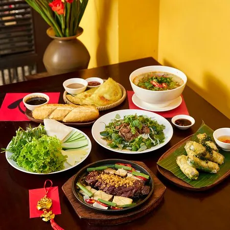 Madam Lan Restaurant Culinary Experience | Da Nang