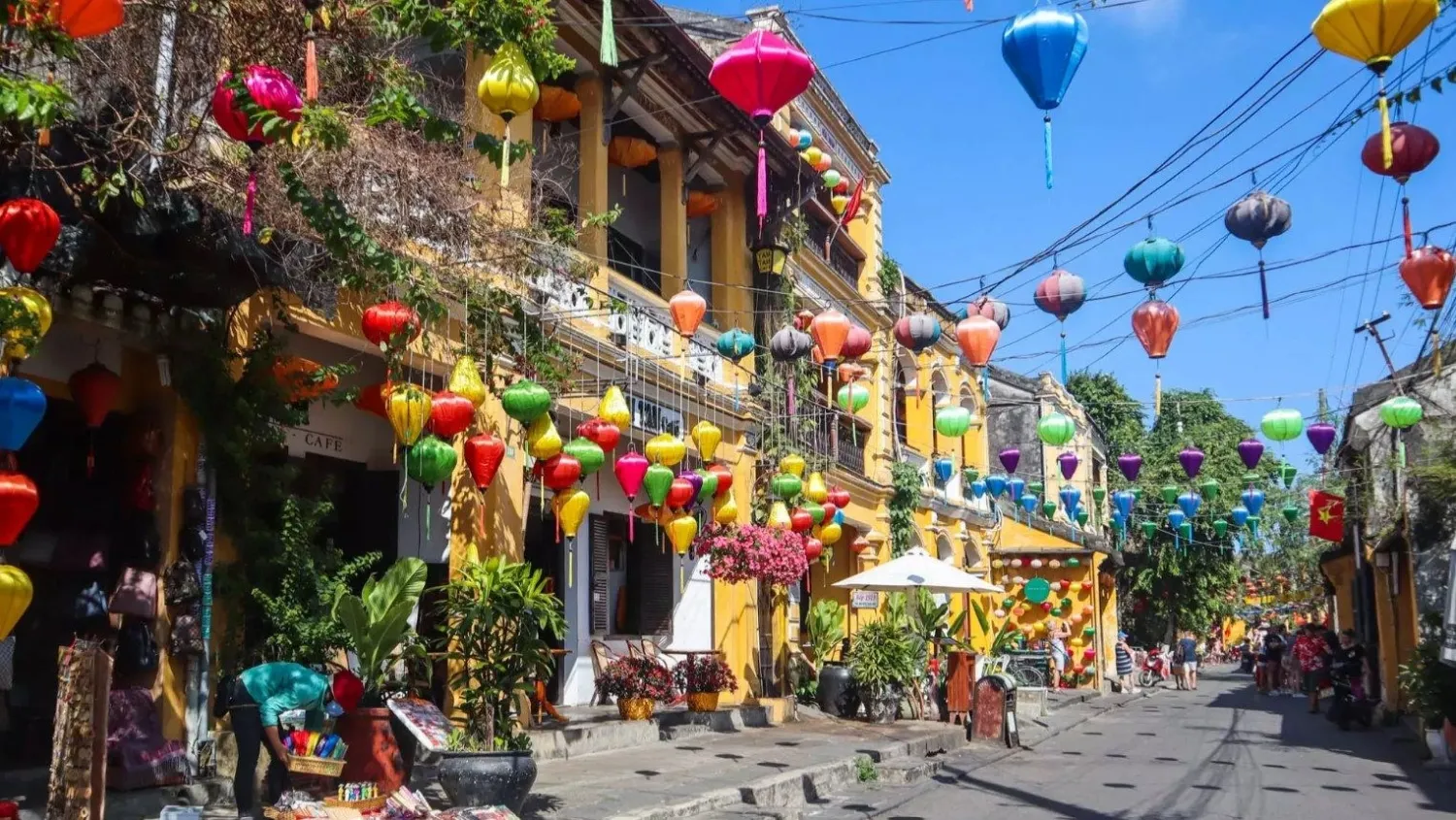 Day Tour | Discovering Hoi An at Night: Boat & Foot Massage Experience