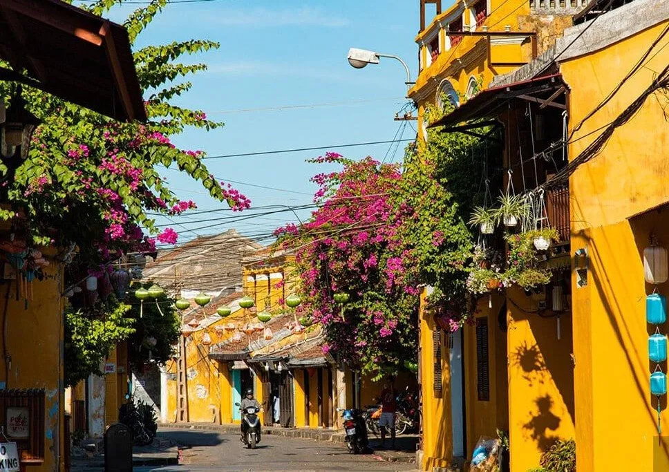 Day Tour | Discovering Hoi An at Night: Boat & Foot Massage Experience