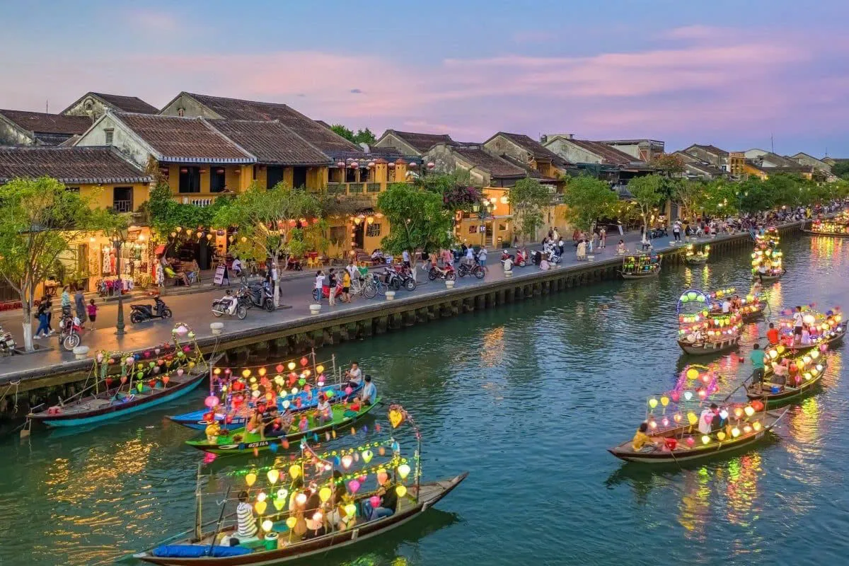 Day Tour | Discovering Hoi An at Night: Boat & Foot Massage Experience