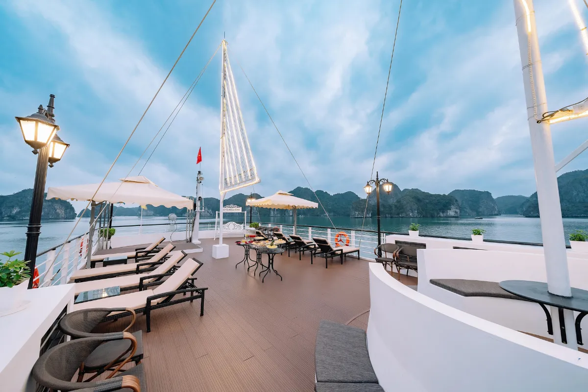 Day Tour | Enjoying Lan Ha Bay Sunset and Afternoon Tea by Dream Cruise | Departs from Cat Ba
