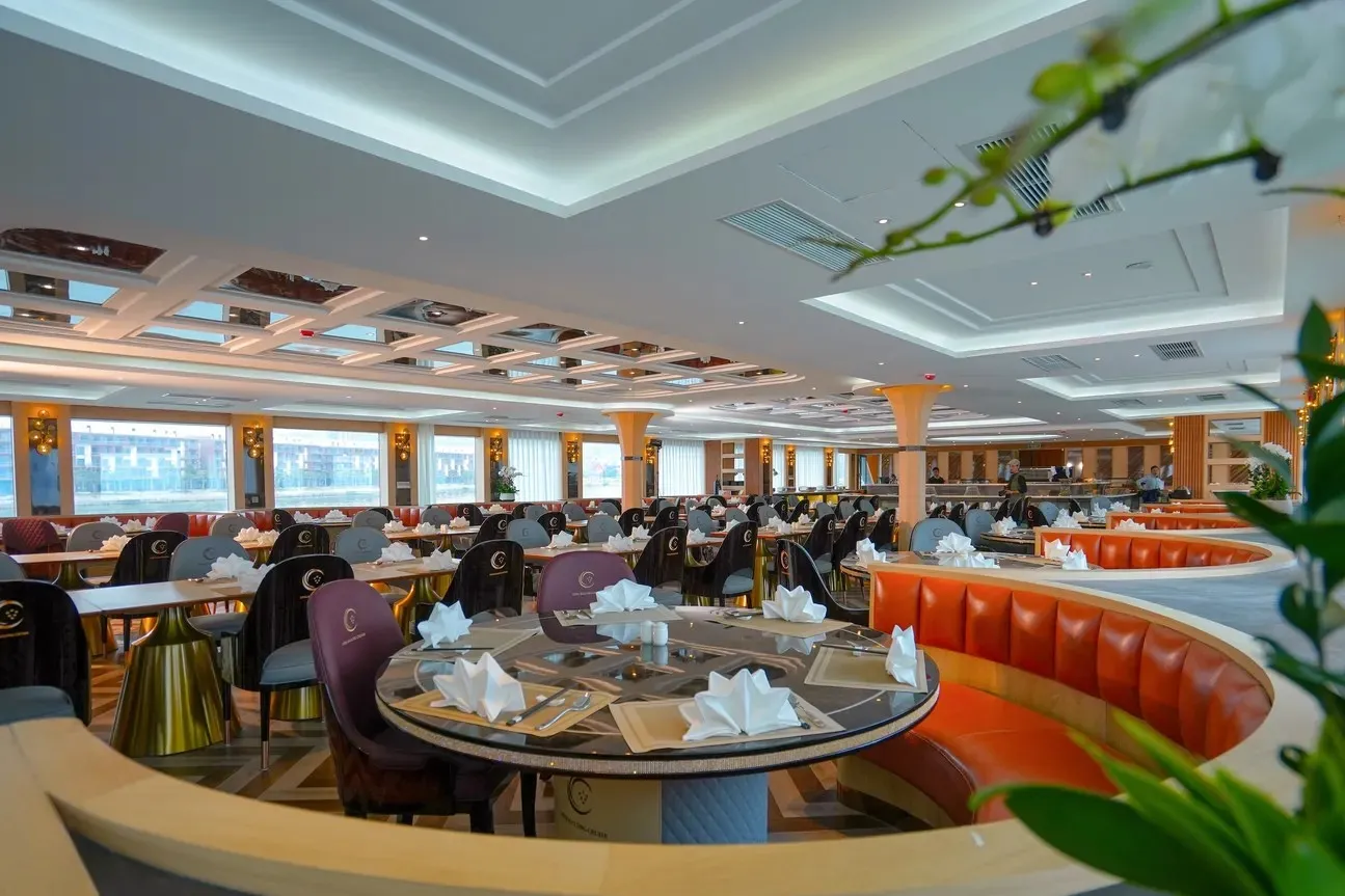 Day Tour | Enjoy Dinner on the 5-Star Luna Cruise