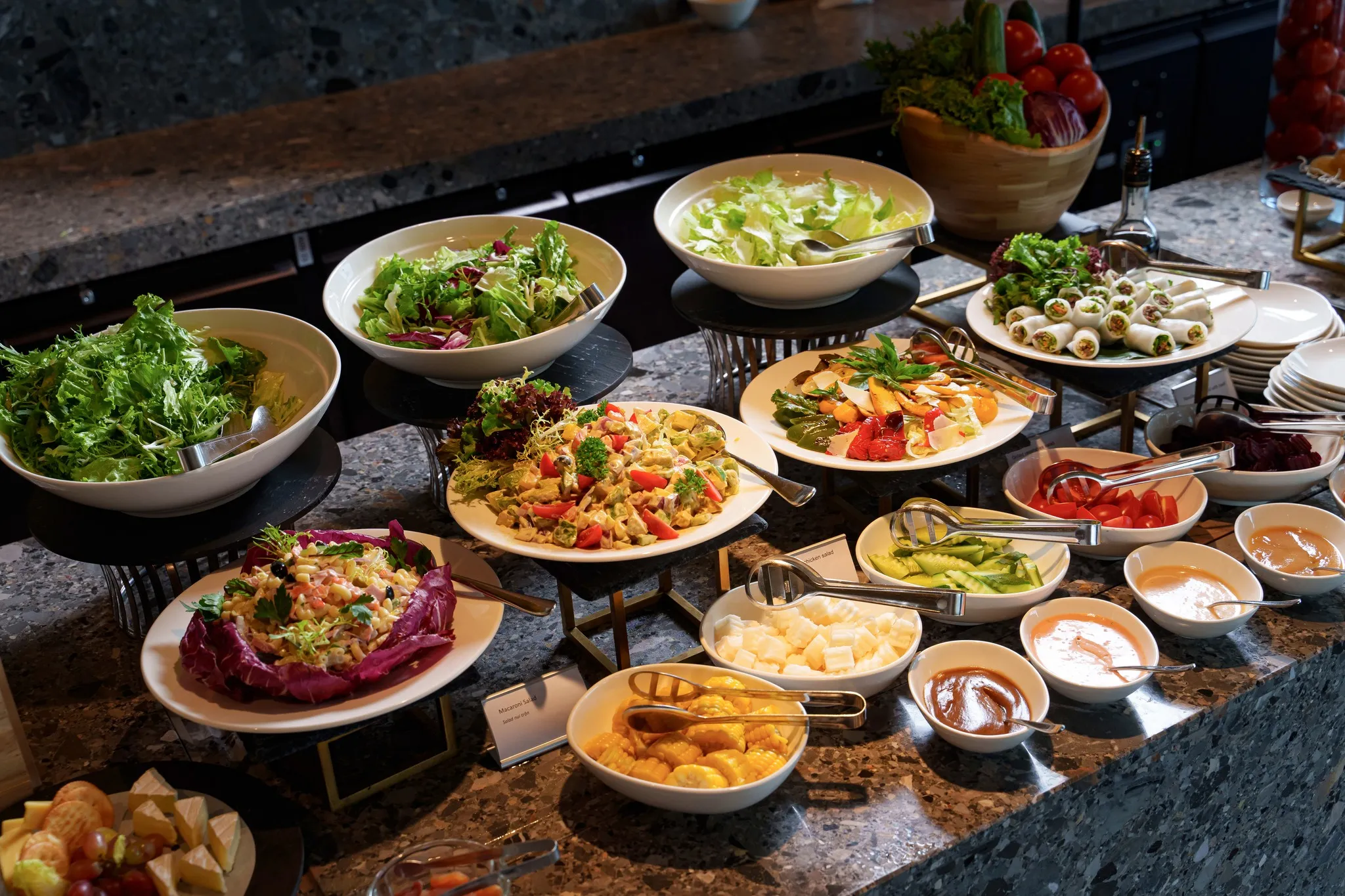 Trải nghiệm Buffet Hải sản tại Nhà hàng Layered L7 Lotte Tây Hồ | Hà Nội