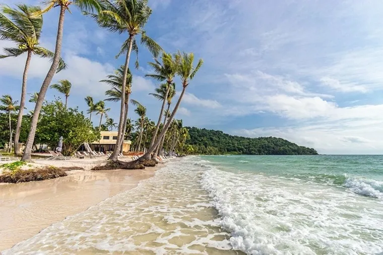 Ba Keo Beach: A Glimpse into Local Charm on Vietnam's Pearl Island