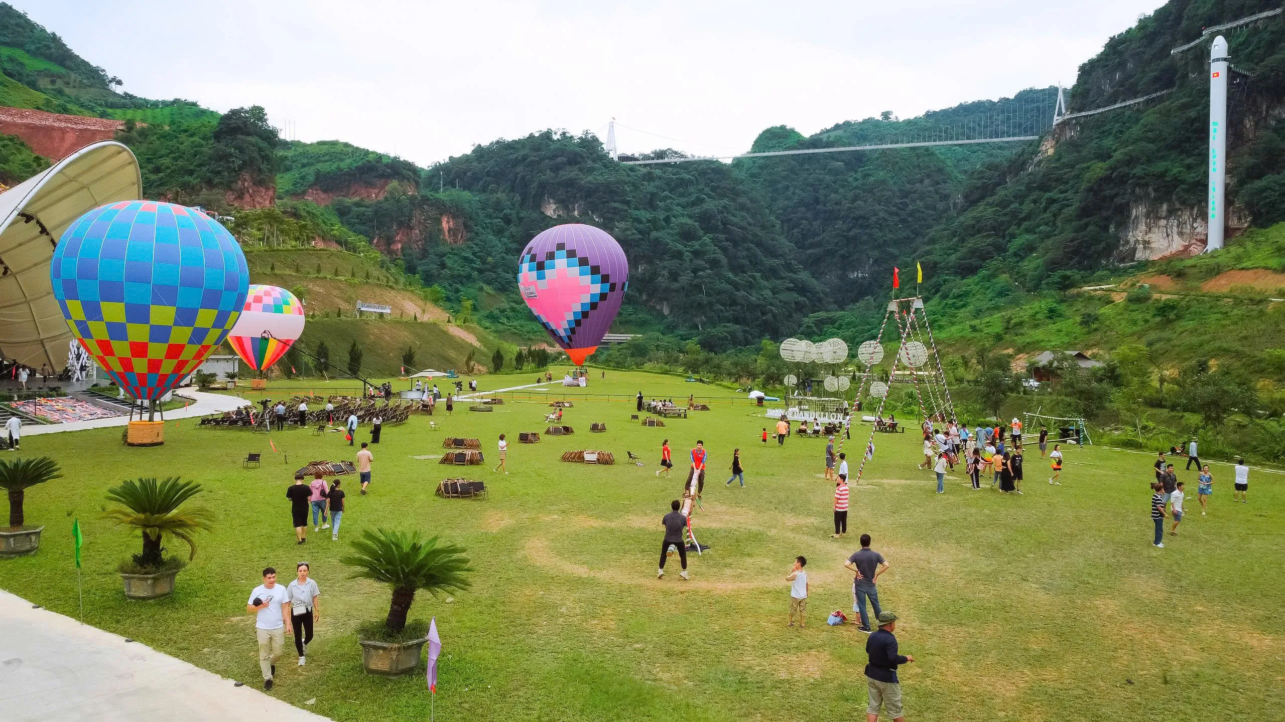 Bach Long Glass Bridge Ticket in Moc Chau