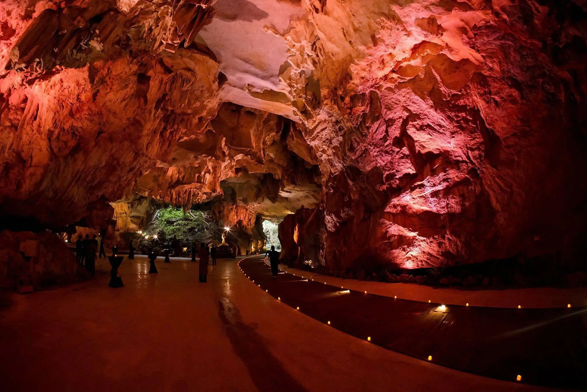 Dragon Pearl Cave: "The Quest for the Jade" Live Spectacle & Buffet Experience Ticket