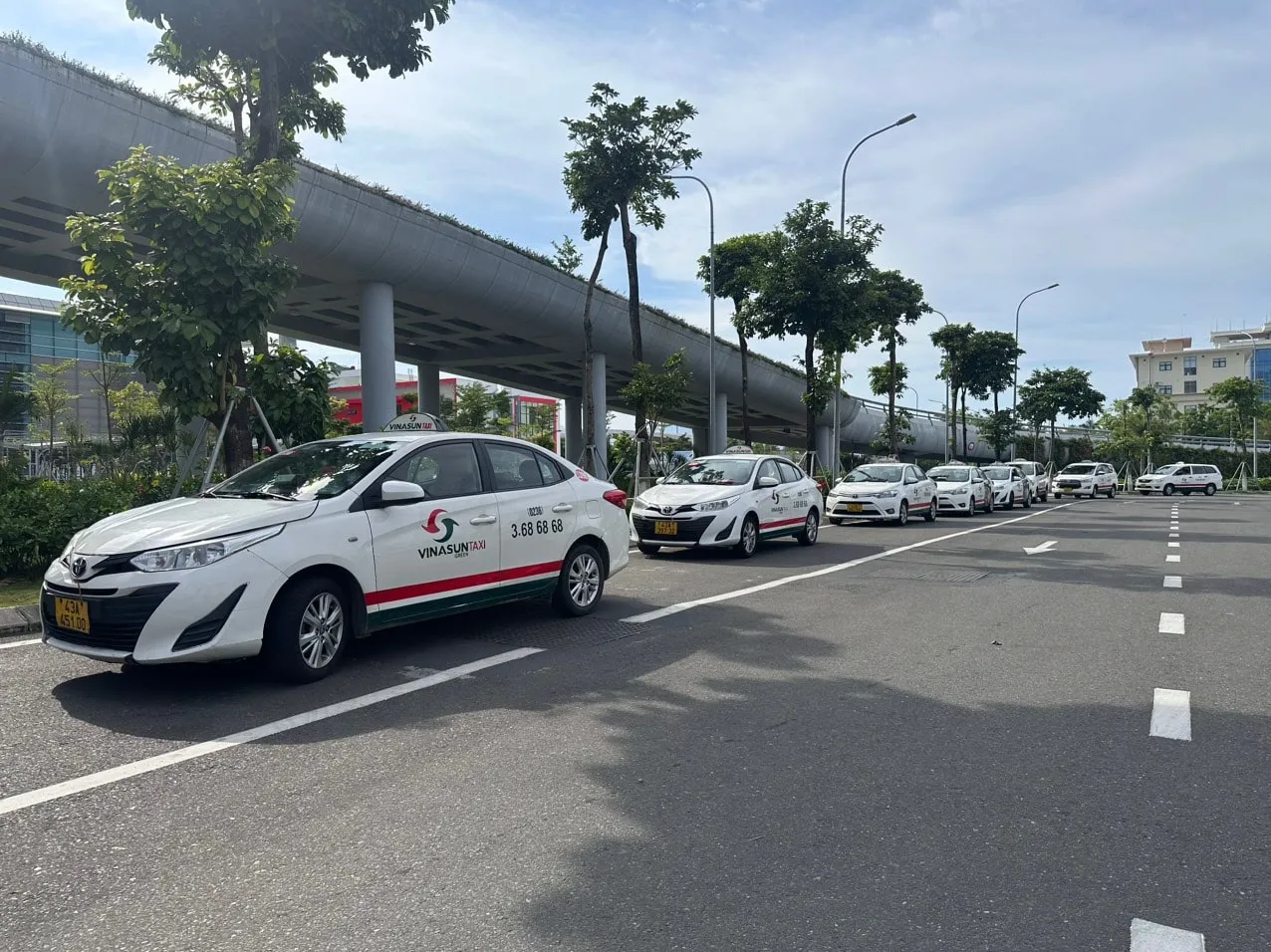 Vinasun Taxi offers reliable service with clean cars and friendly, English-speaking drivers