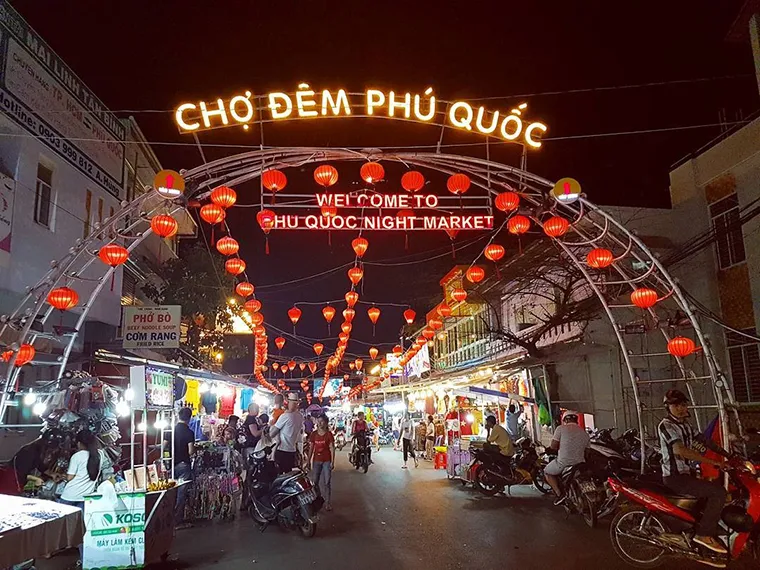 Pay attention to personal belongings when visiting crowded places like the night market
