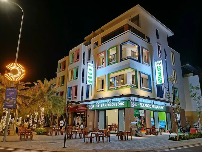 Enjoying fresh seafood at beachfront restaurants is a wonderful experience