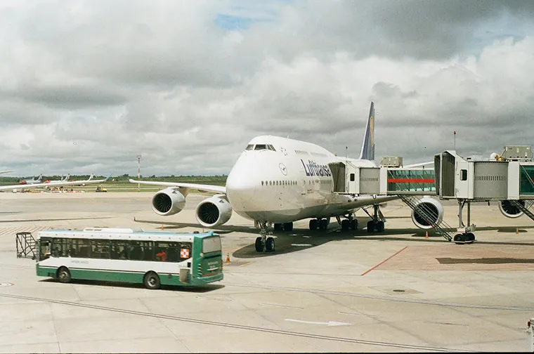 How to get from Cam Ranh Airport to Nha Trang by Airport Shuttle Bus