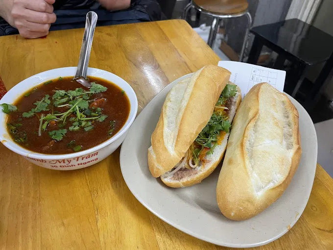 Dinh Ngang Beef Stew Baguette is loved by many Hanoians