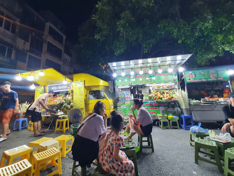 Dong Xuan Market Food Stalls