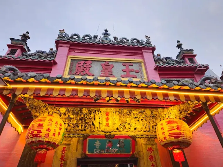 the Jade Emperor Pagoda
