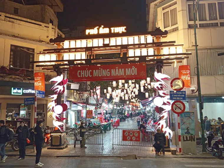 Tong Duy Tan Night Food Street
