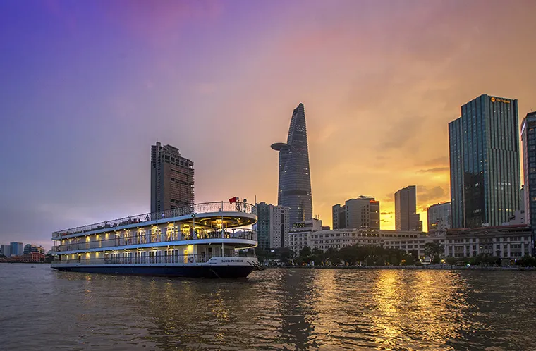Saigon 1 district dinner on a luxury cruise