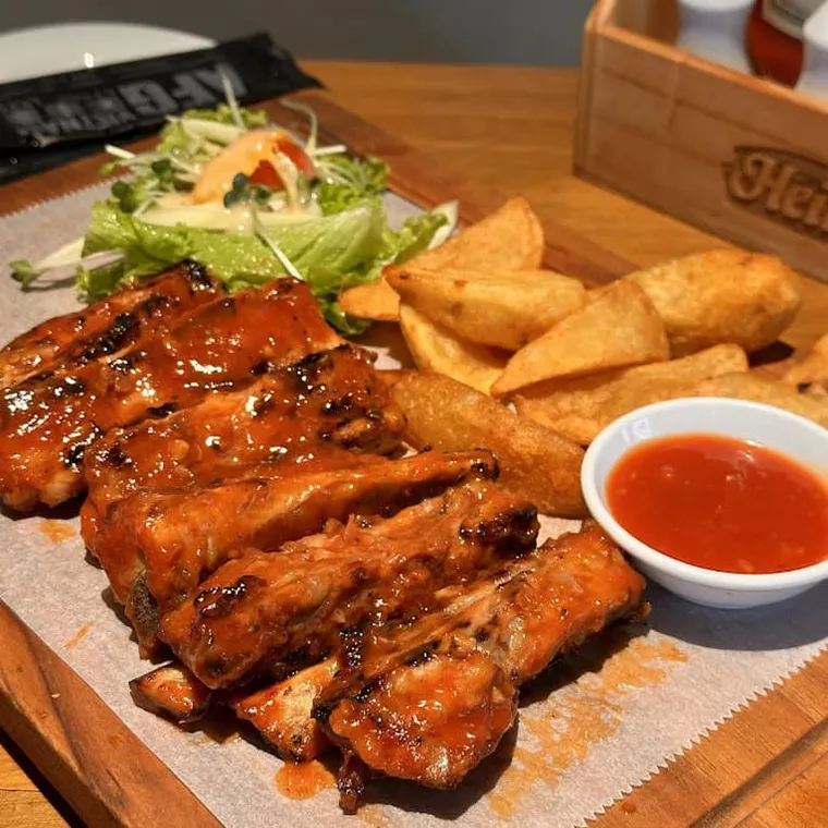 AI Fresco’s is an ideal place for visitors to enjoy Western food in Hanoi